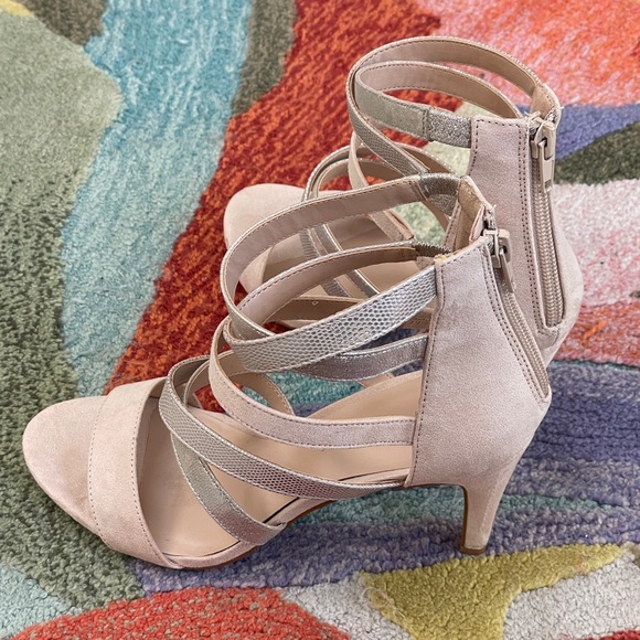 Nude Suede and Metallic High Heel Size 7.5 - Picture 3 of 6